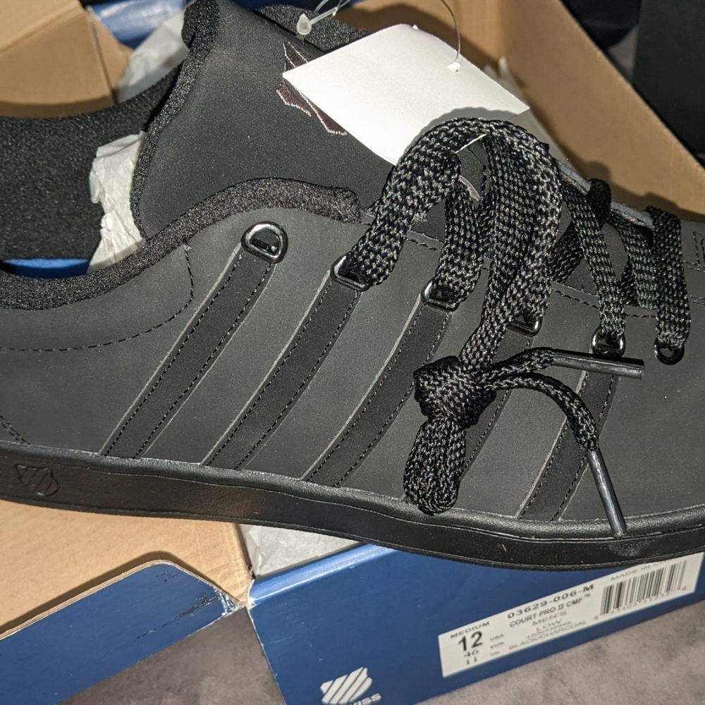 Mens size 12 K Swiss Shoes